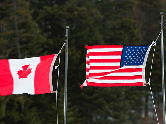 Coronavirus: US extends border closures with Canada, Mexico