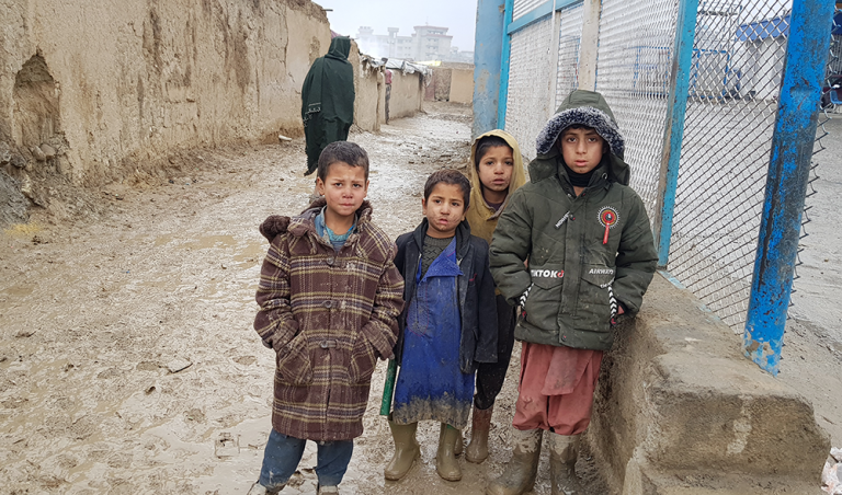 Internally displaced Afghans look to foreign donors for help