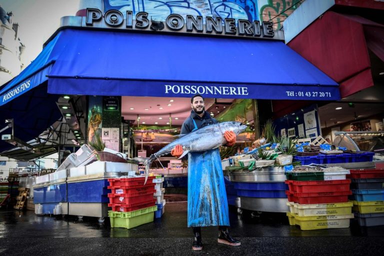 Europe virus death toll crosses 400,000 as shops reopen in France