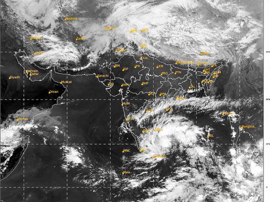 Rain lashes Chennai as Cyclone Nivar nears