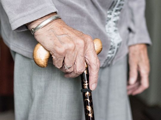 Elderly man uses antique walking stick to beat thieves