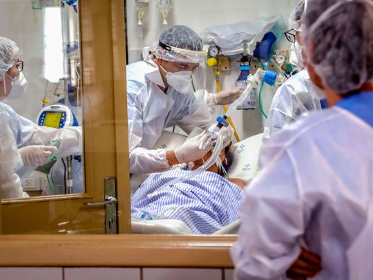 Men with COVID-19 three times more likely to need intensive care than women: study