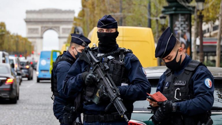 France targets mosques in extremism crackdown