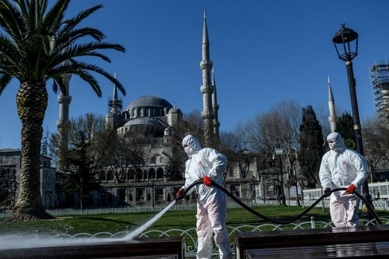 Turkey considers intercity travel restrictions to curb COVID-19 spread