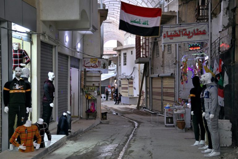 Iraqis slowly rebuild Mosul, with little aid from government