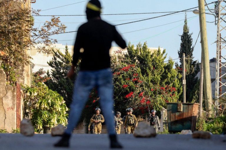 Palestinian foreign minister urges Israel to return to talks