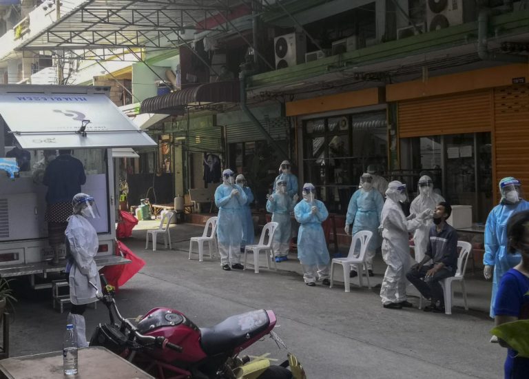 Thailand tells market buyers to seek tests as coronavirus cases climb