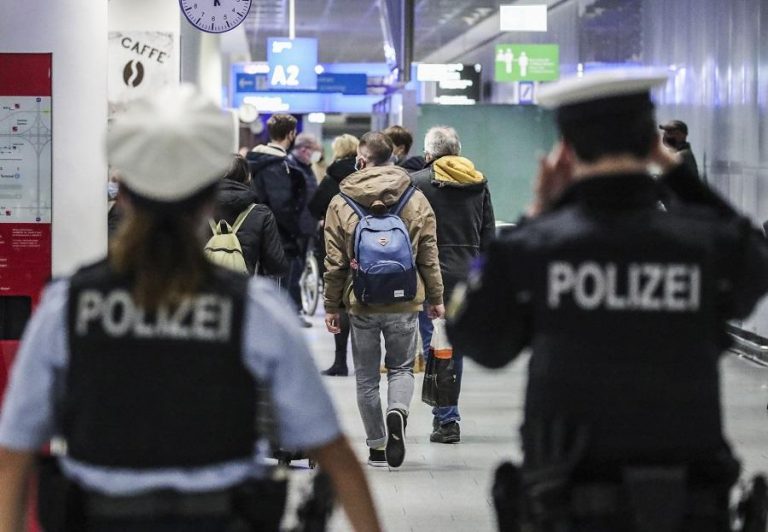 Germany bans UK, S.Africa arrivals until Jan 6