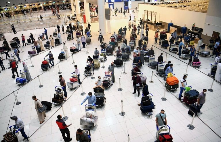 Egyptians stuck abroad after Gulf countries suspend flights