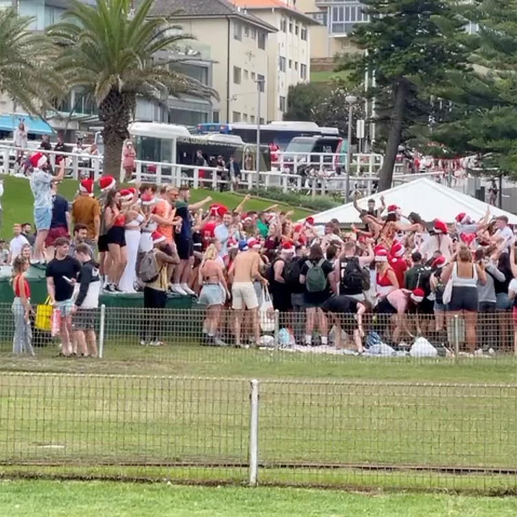 Sydney residents discouraged from Boxing Day shopping, some suburbs to re-enter lockdown