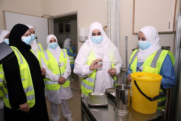 Oman launches COVID-19 vaccination campaign