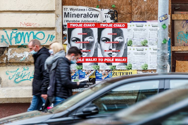 Barbara Kruger’s ‘Your Body is a Battleground’ poster appears in Poland as protests flare up over abortion ban