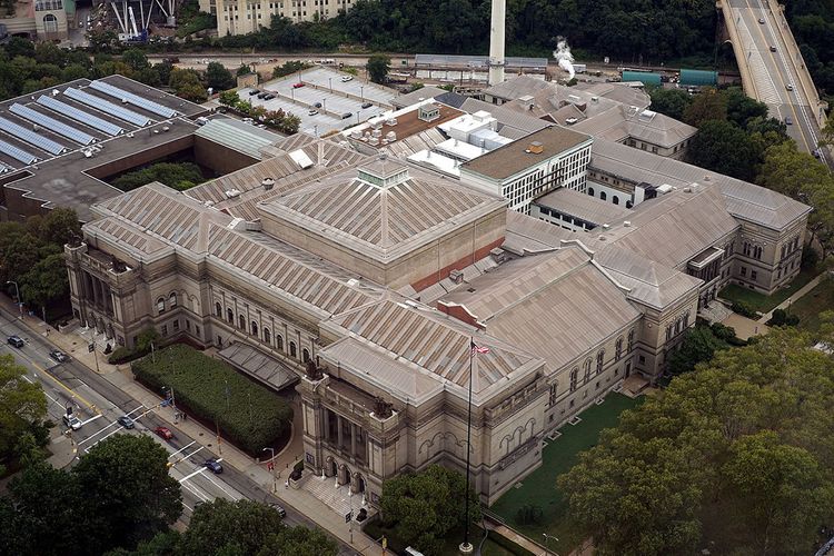 Employees at the Carnegie Museums of Pittsburgh vote decisively to form a union