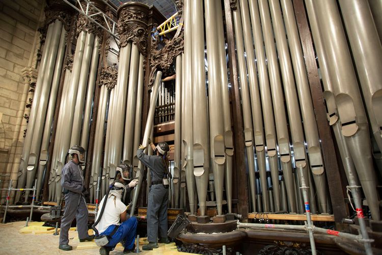 Clearing the ‘voice’ of Notre Dame: Paris cathedral’s great organ meticulously removed for refurbishment