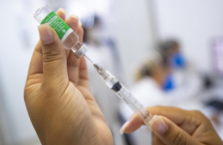 AstraZeneca, Oxford expect ‘next generation’ COVID-19 vaccine to tackle variants by autumn