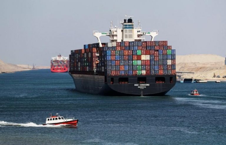 Egypt says commercial routes that threaten Suez Canal will not affect revenues