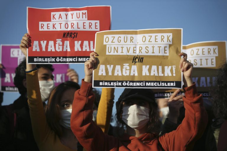 Turkey rejects criticism of its handling of student protest
