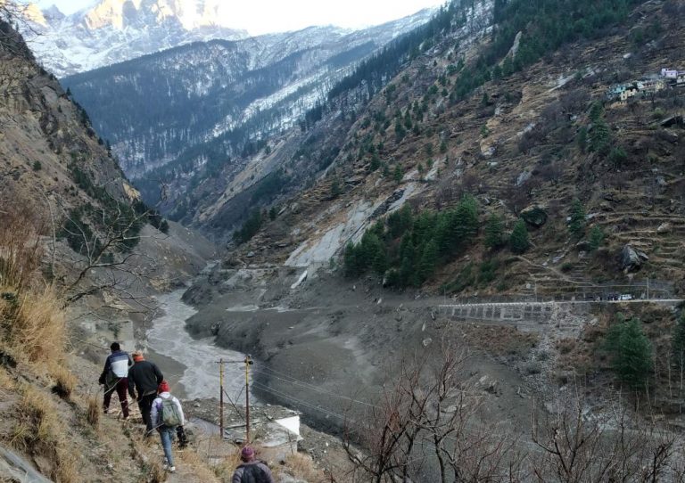 Glacier breaks in India’s north; flood kills 3, 140 missing