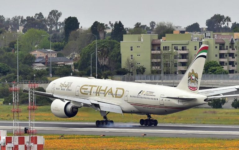 Abu Dhabi’s Etihad only operating flights with vaccinated pilots, crew