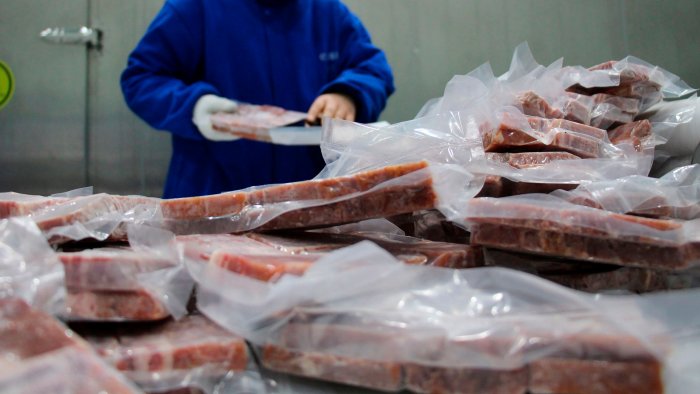 Making the cut: New Delhi orders eateries to display slaughter style or lose license