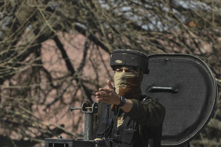India police: Six killed in Kashmir fighting
