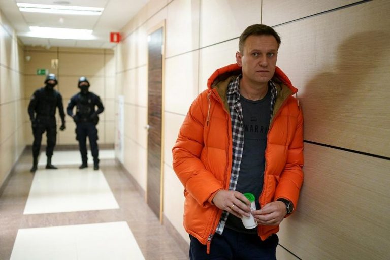 Kremlin critic Alexei Navalny tells Russian court to free him