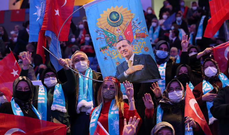 Turkish lawyer held for ‘insulting the president’ with tweet