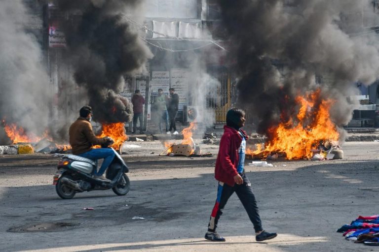 Five protesters die, dozens injured in clashes in Iraqi city