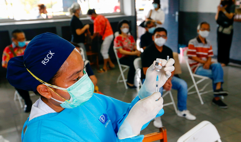 Indonesia approves free COVID-19 vaccine drive by private companies