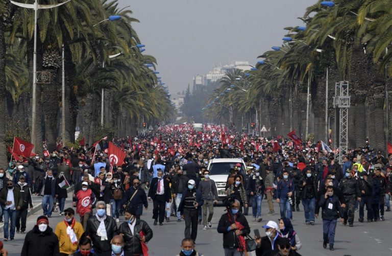 Tunisia’s main party apologizes for attacks against journalists during rally