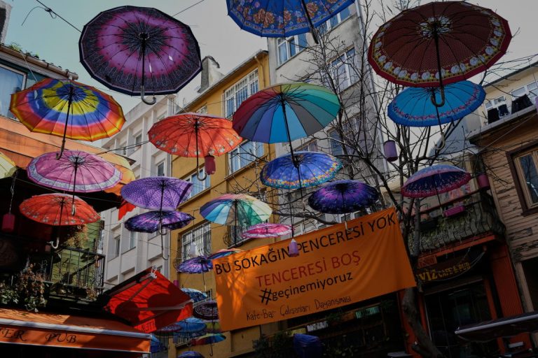 Turkey’s reopening relieves restaurants but worries doctors
