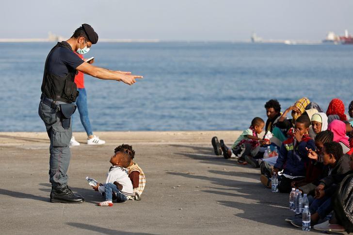 Migrants, refugees with kids should get permanent residency in Italy: Court