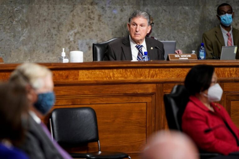 Senate Democrats strike US jobless aid deal, relief bill OK in sight