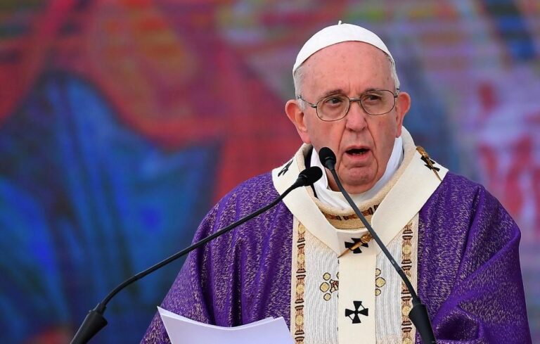 Pope Francis thanks Iraqis for visit, saying they deserve peace