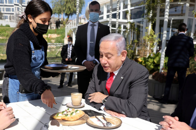 Jordanians welcome decision to close national airspace to Israeli PM