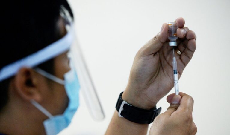 Philippines: COVID-19 vaccination drive on track as cases surge