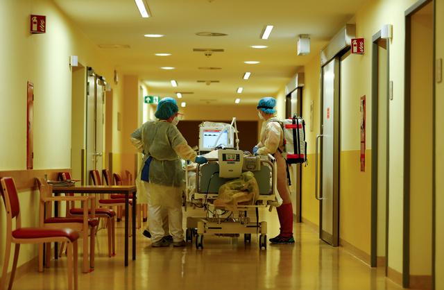 German ICU doctors urge ‘immediate return’ to partial lockdown