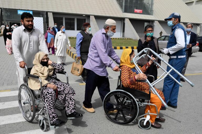 Pakistan receives 500,000 vaccine doses from China, doubling available supply