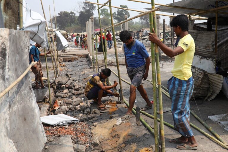 Shelters being built in Bangladesh Rohingya camp after fire