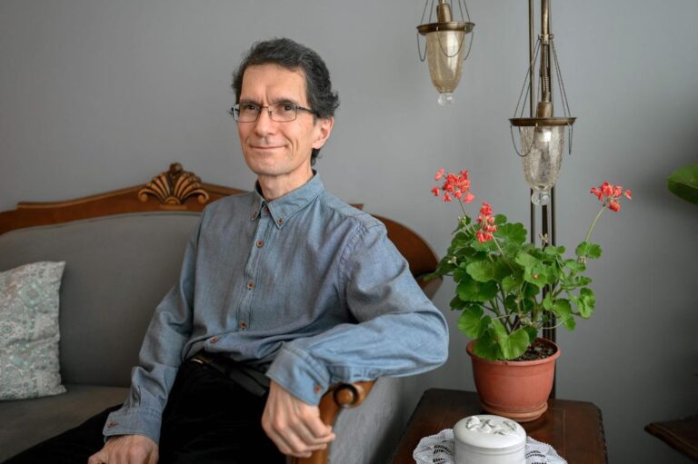 Stranded in Turkey, professor seeks return to France