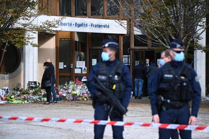 New powers for French agencies hunting jihadists online