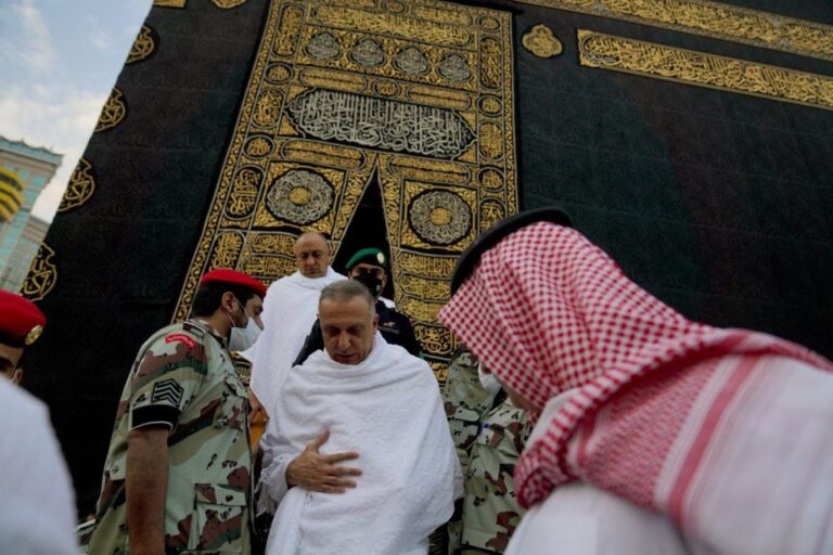 Iraq’s prime minister performs Umrah during Saudi visit
