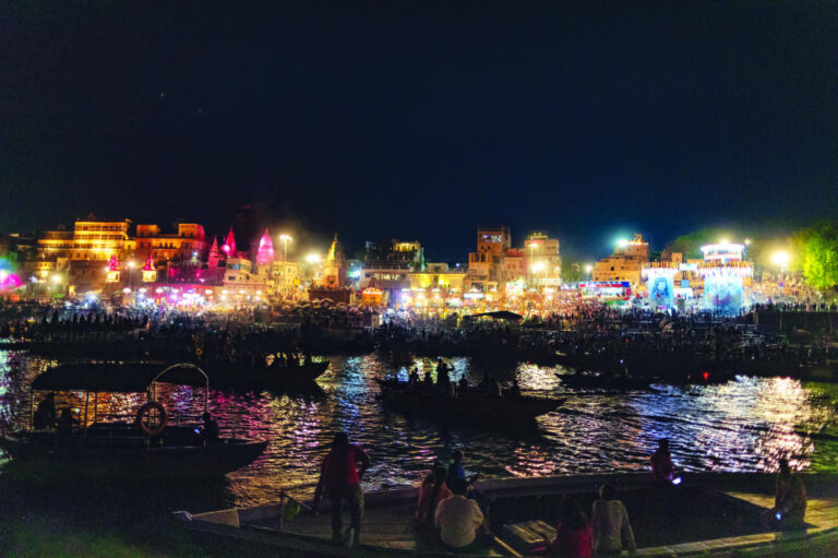 Super-spreader fears in India as millions gather for month-long festival