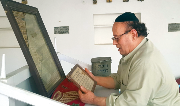 Kabul’s ‘Jewish lion’ prepares to leave