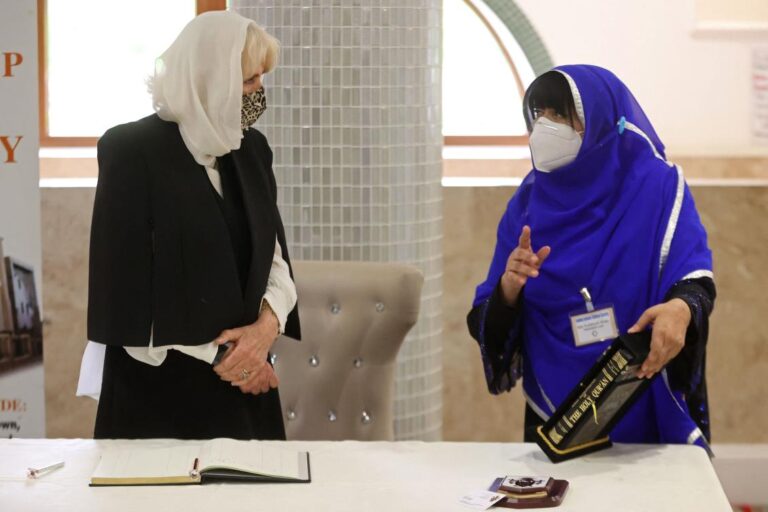 UK’s Duchess of Cornwall visits London mosque ahead of Ramadan