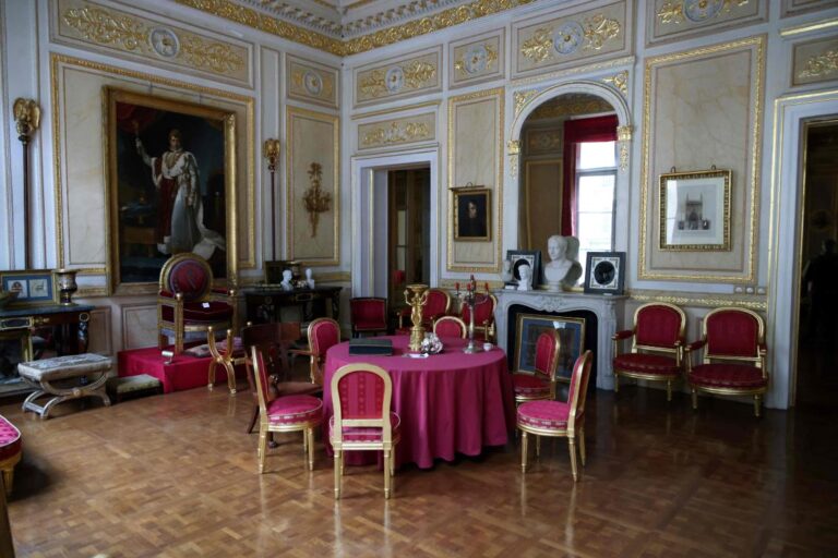 France briefly detains chef, businessman in secret dinners scandal