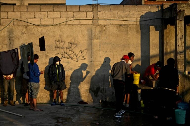 US considering cash payments to Central America to stem migration