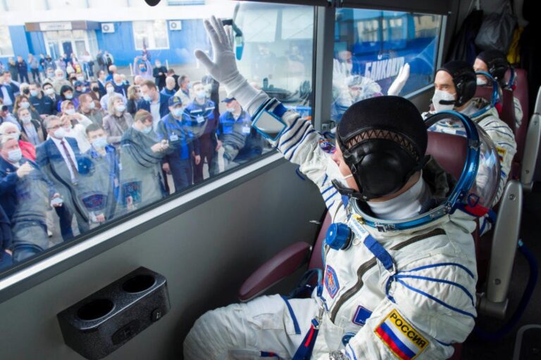 American, Russians dock at ISS in flight honoring first man in space