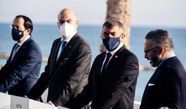 Greek FM visits Egypt in lead-up to Saudi Arabia visit