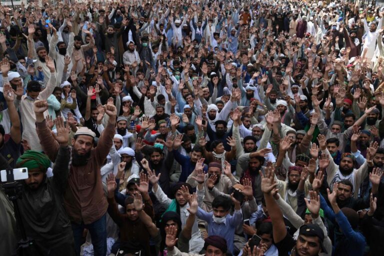 Pakistan frees 669 men from radical group as it ends rallies